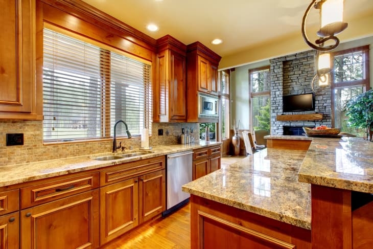رنگ کابینت آشپزخانه که خانه شما را فوراً قدیمی می کند